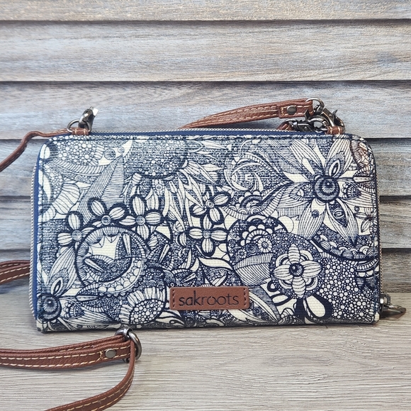 Sakroots Spirit Desert Smartphone Wallet Crossbody Bag Travel Dark Blue - Picture 1 of 14